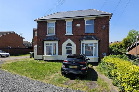Flat 3, Brockmoor Cottage