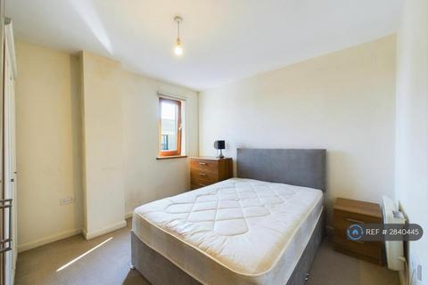 2 bedroom flat to rent, Icon Building, Ilford, IG1