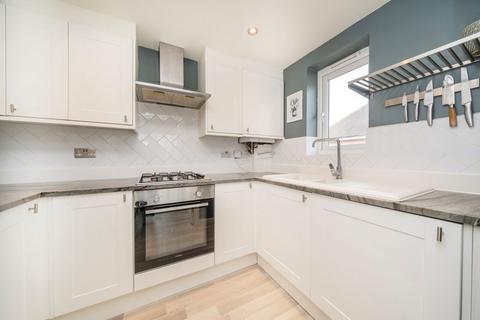 2 bedroom flat for sale, Amelia Close, London W3