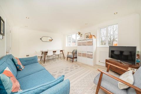 2 bedroom flat for sale, Amelia Close, London W3