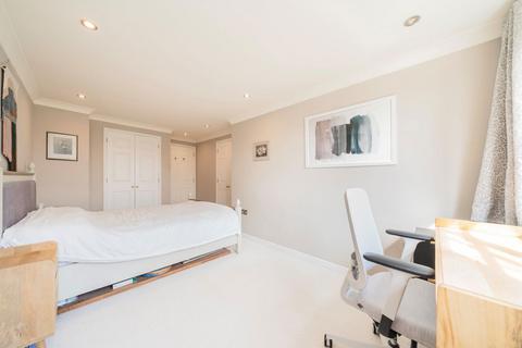 2 bedroom flat for sale, Amelia Close, London W3