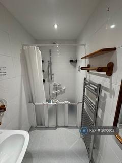 2 bedroom flat to rent, Fore St, Torquay, TQ1
