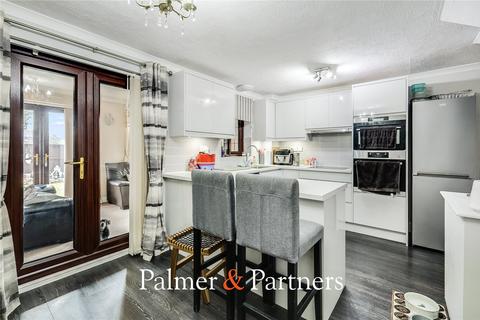 4 bedroom semi-detached house for sale, Bouchers Mead, Essex CM1