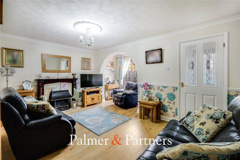 4 bedroom semi-detached house for sale, Bouchers Mead, Essex CM1