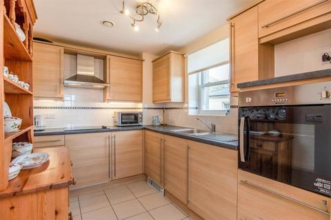 undefined, Malvern WR14