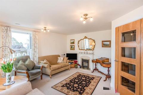 undefined, Malvern WR14