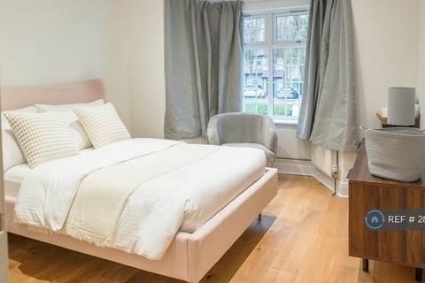 4 bedroom semi-detached house to rent, Wood End Lane, Northolt, UB5