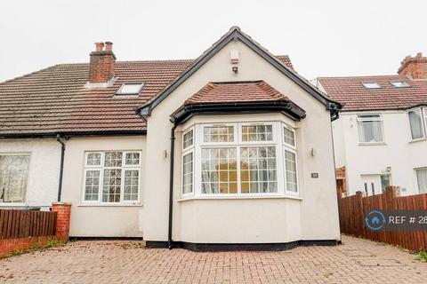 4 bedroom semi-detached house to rent, Wood End Lane, Northolt, UB5