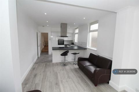2 bedroom flat to rent, Soberton Avenue, Cardiff, CF14