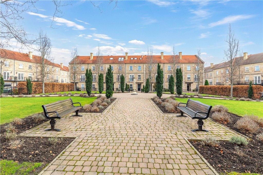 Scalebor Square