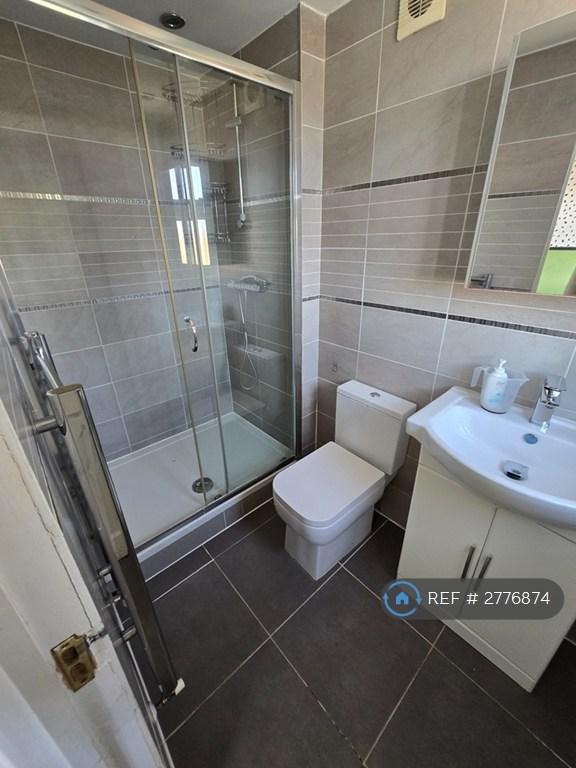Bedroom 1 - Ensuite