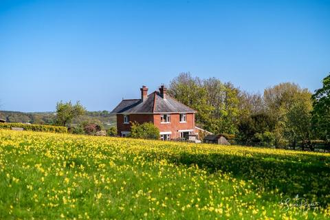 4 bedroom detached house for sale, Calbourne Road, Carisbrooke