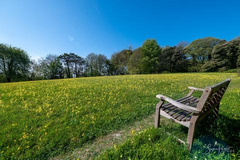 4 bedroom detached house for sale, Calbourne Road, Carisbrooke