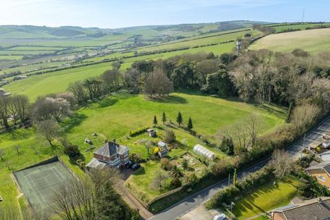 4 bedroom detached house for sale, Calbourne Road, Carisbrooke