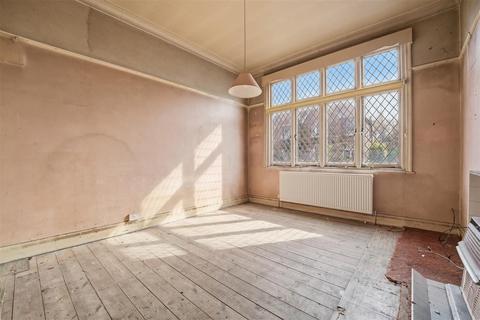 undefined, Campbell Road, Hanwell
