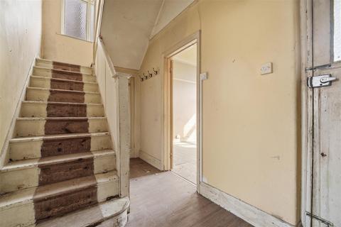 undefined, Campbell Road, Hanwell