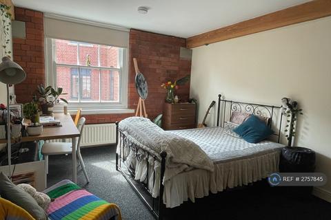 1 bedroom in a flat share to rent, Bells Square, Sheffield, S1