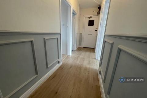 2 bedroom flat to rent, Talbot Court, Bournemouth, BH9