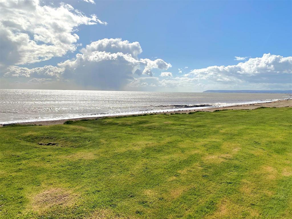 Beach Hut 3, Herbrand Walk East - View2.jpg