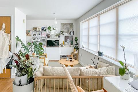 Studio for sale, Mildmay Avenue, London, N1