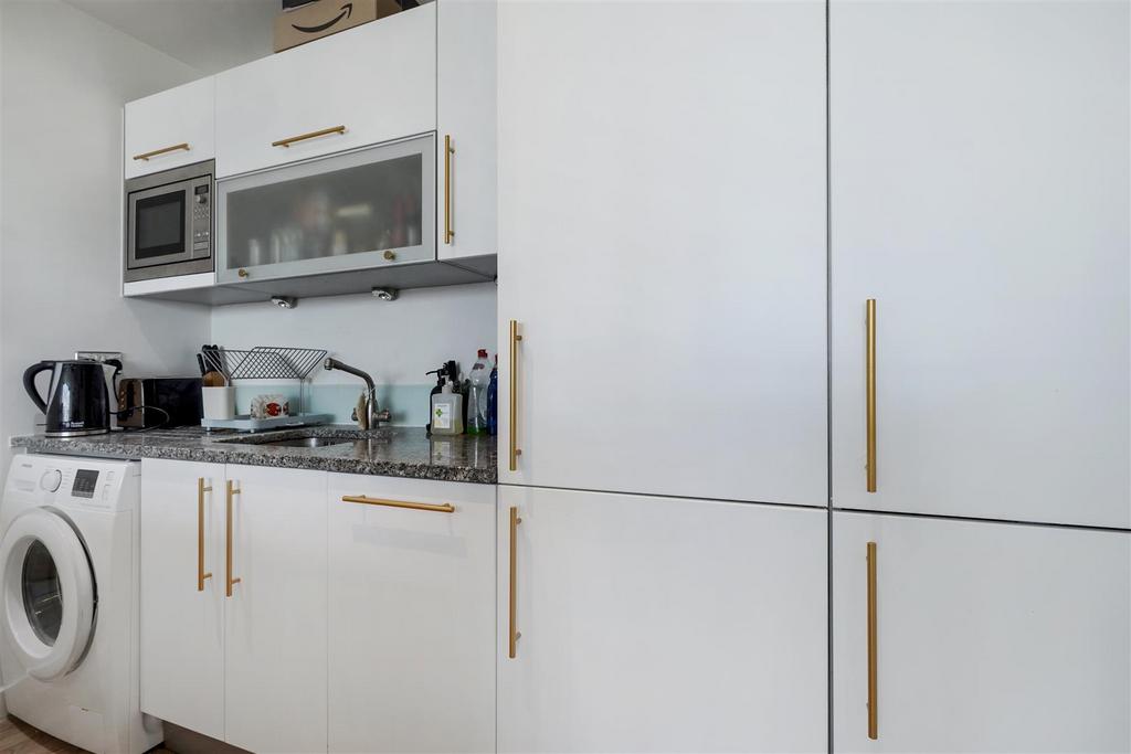 Flat 68, 187 East India Dock Road - Iw H9 Se8pb Lz G62