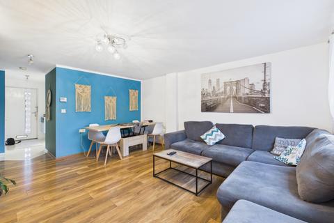 3 bedroom end of terrace house for sale, Heathfield Square, Hull, HU3 5DS