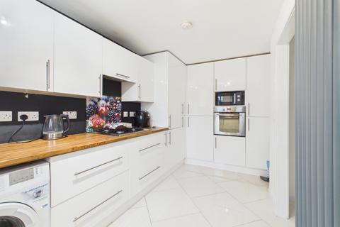 3 bedroom end of terrace house for sale, Heathfield Square, Hull, HU3 5DS