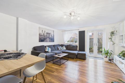 3 bedroom end of terrace house for sale, Heathfield Square, Hull, HU3 5DS