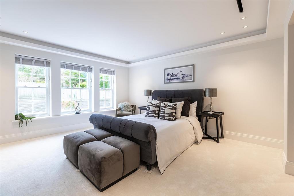 Principal bedroom