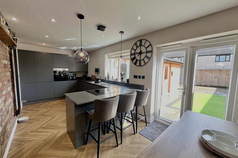 3 bedroom terraced house for sale, Fellpark Road, Manchester