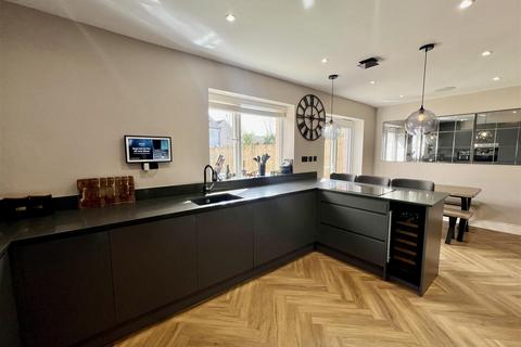 3 bedroom terraced house for sale, Fellpark Road, Manchester
