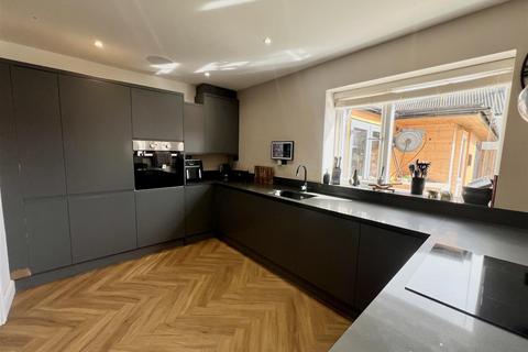 3 bedroom terraced house for sale, Fellpark Road, Manchester