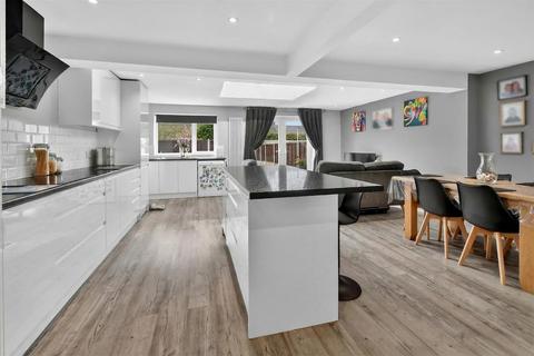 4 bedroom semi-detached house for sale, Vanbrugh Drive, York