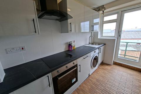 2 bedroom apartment to rent, Northumberland Park, London, N17