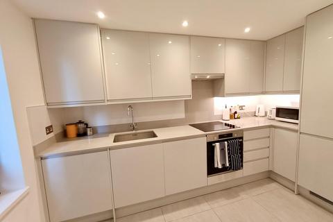 1 bedroom apartment to rent, Belsize Avenue, London, NW3