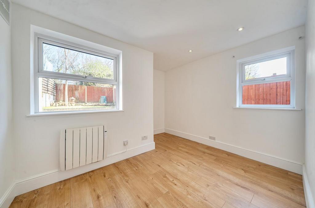 Bedroom1b.jpg