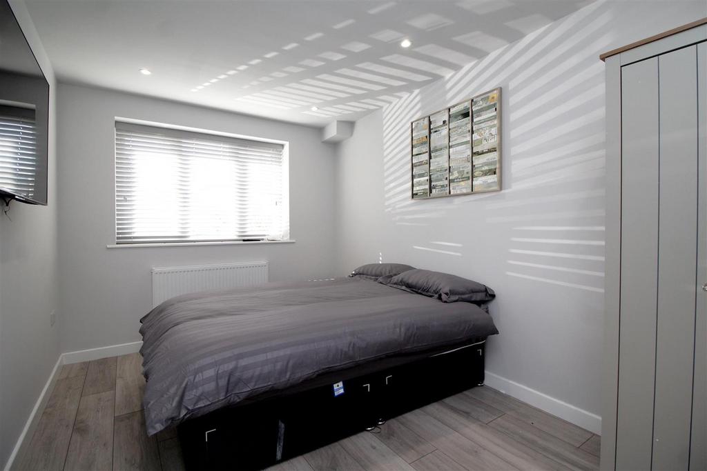 Bedroom 5 image 2 .JPG