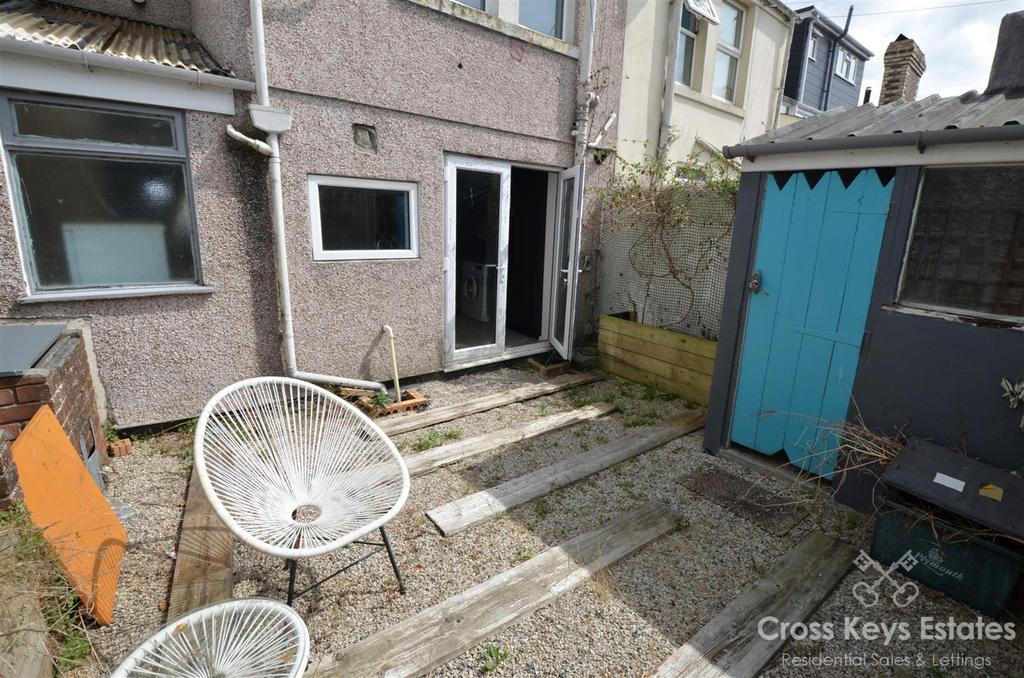 Enclosed Courtyard Garden