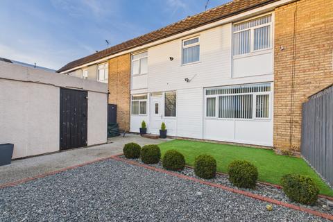 3 bedroom semi-detached house for sale, Gleneagles Park, Hull, HU8 9JR