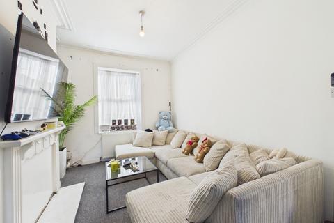 2 bedroom end of terrace house for sale, Pretoria Street, Hull, HU3 5PB