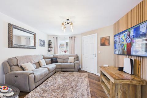 3 bedroom end of terrace house for sale, Bounty Drive, Kingswood, HU7 3FN