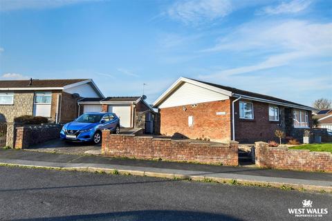 3 bedroom detached bungalow for sale, Gateholm Avenue, Milford Haven