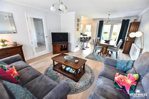 3 bedroom detached bungalow for sale, Gateholm Avenue, Milford Haven