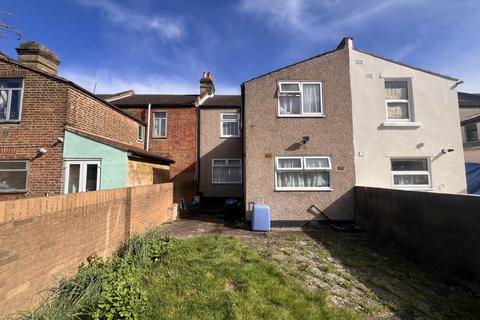 3 bedroom terraced house for sale, St Albans Road, Seven Kings, IG3