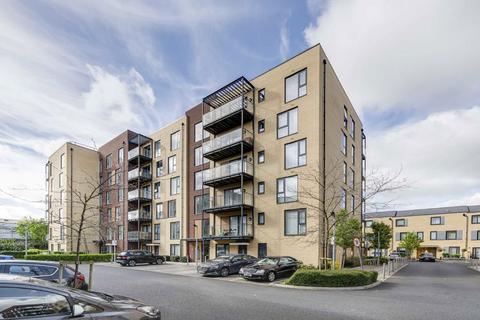 2 bedroom flat to rent, Silverworks Close, London NW9