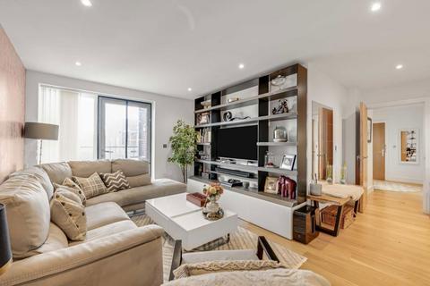 2 bedroom flat to rent, Silverworks Close, London NW9