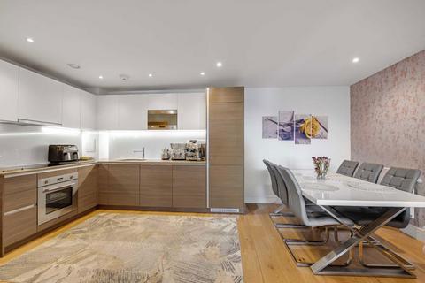 2 bedroom flat to rent, Silverworks Close, London NW9