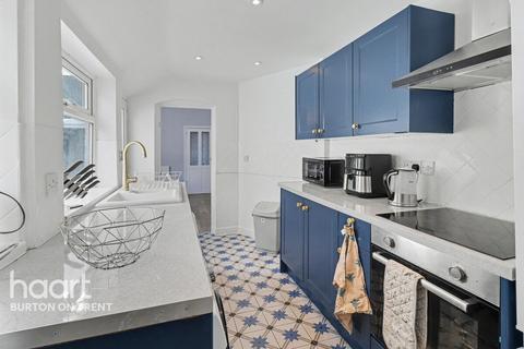2 bedroom semi-detached house for sale, Burton Road, Swadlincote