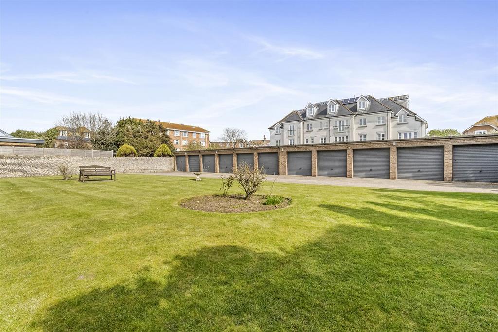 11 Heene Lodge-014.JPG