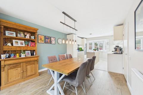 4 bedroom detached house for sale, Cook Way, Horsham RH12